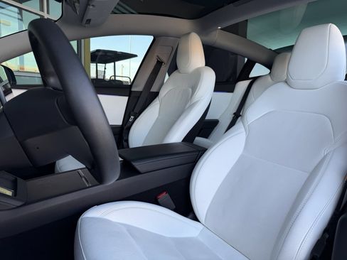 Used 2024 Tesla Model 3 Long Range image 36