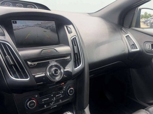 Used 2016 Ford Focus ST w/ Equipment Group 401A FWD image 17