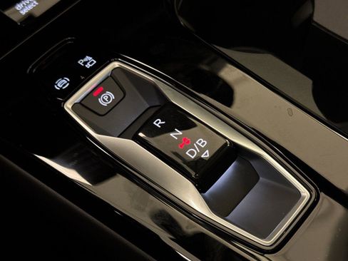 New 2025 Audi Q6 e-tron Premium Plus image 21