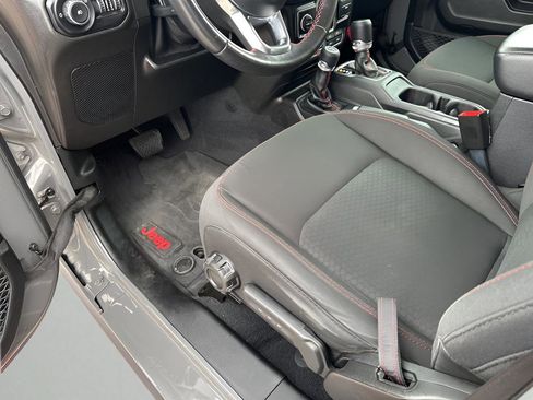 Used 2019 Jeep Wrangler Unlimited Rubicon image 28