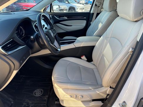 Used 2024 Buick Enclave Essence w/ Technology Package image 5