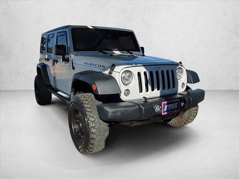 Used 2017 Jeep Wrangler Unlimited Rubicon w/ Connectivity Group image 3