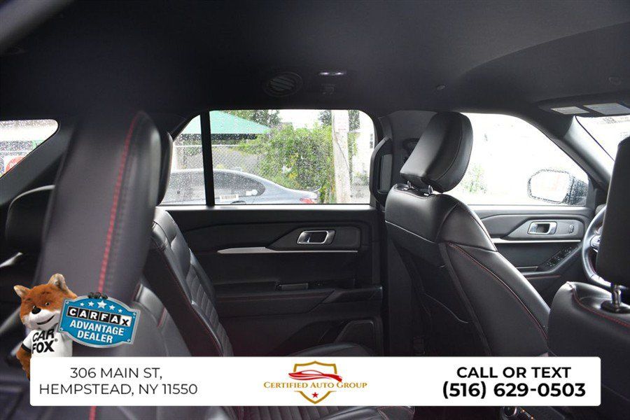 Used 2025 Ford Explorer ST-Line w/ ST-Line Street Pack AWD/4WD image 25
