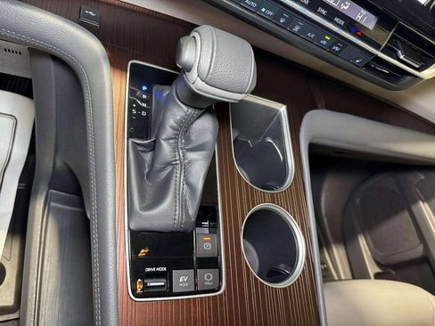 Used 2022 Toyota Sienna XLE image 16