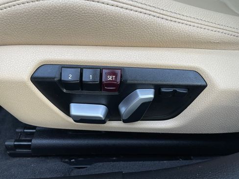 Used 2017 BMW 330i xDrive 330i xDrive image 12