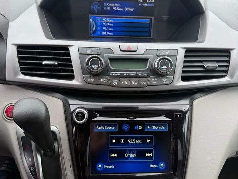 Used 2014 Honda Odyssey EX-L image 24