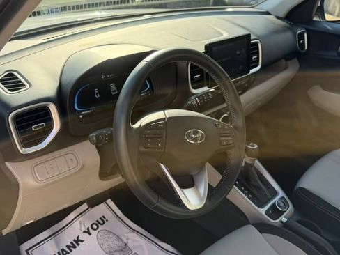 Certified 2026 Hyundai Venue SEL FWD image 16