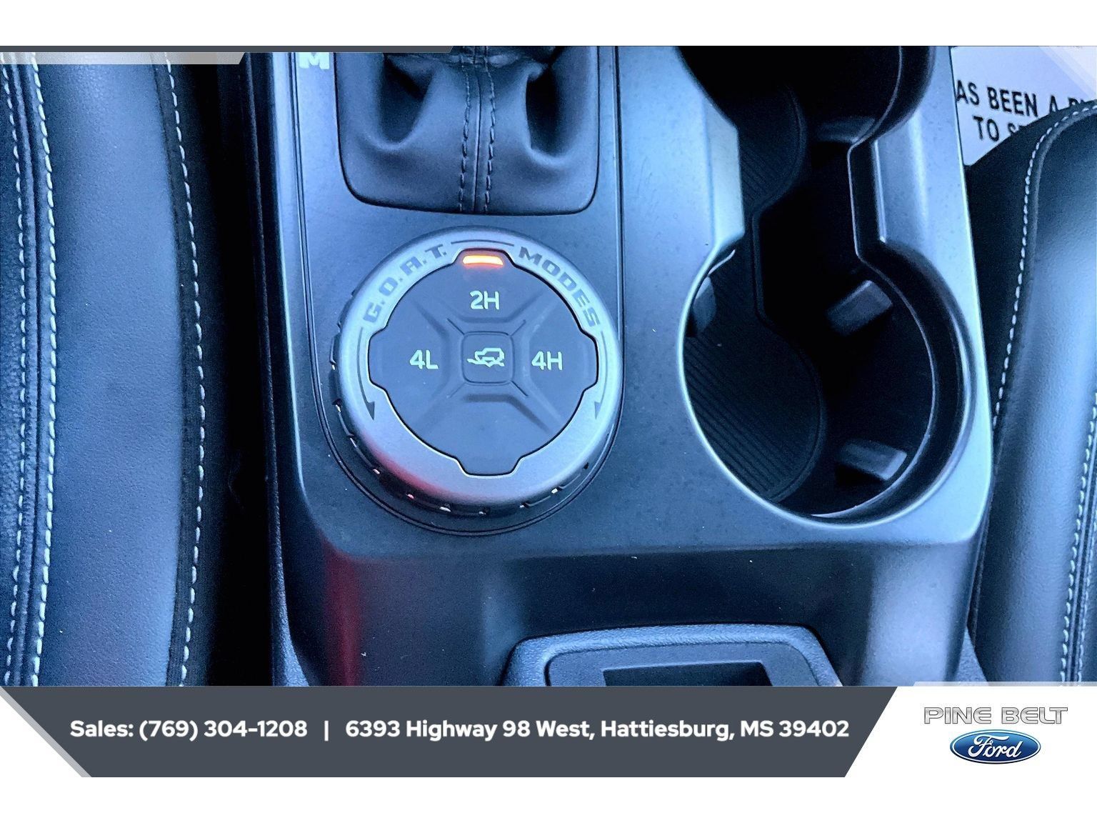 Used 2025 Ford Bronco Outer Banks AWD/4WD image 23