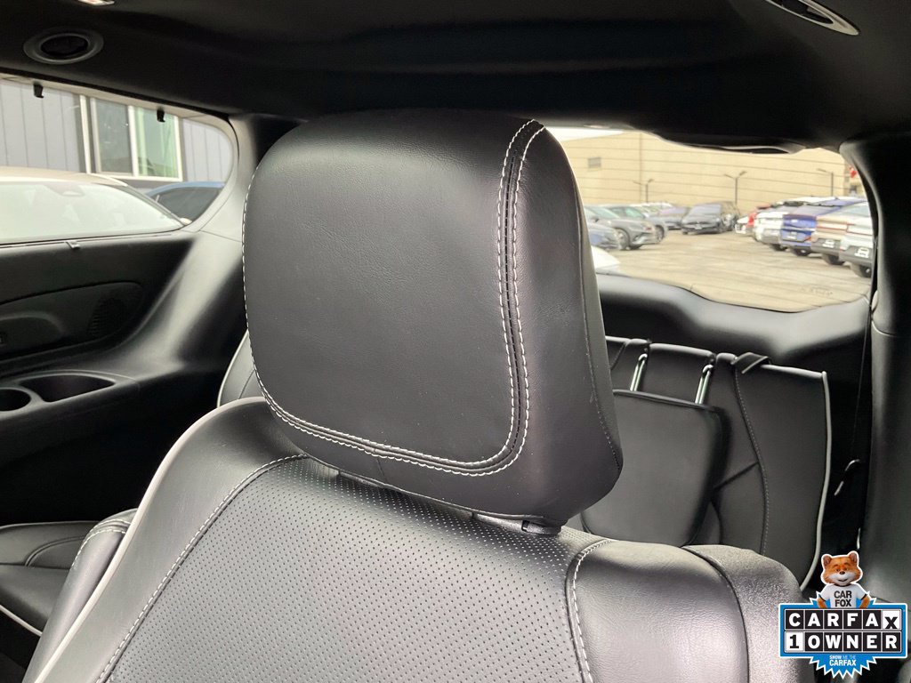 Used 2023 Chrysler Pacifica Limited w/ Uconnect Theater Family Group FWD image 29