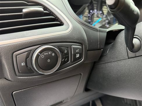 Used 2023 Ford Edge SEL w/ Convenience Package image 17