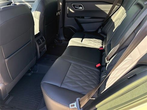 New 2026 Nissan Rogue Platinum w/ Tech Package image 17