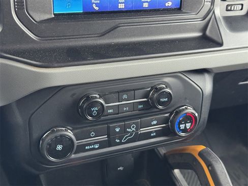 Used 2022 Ford Bronco Badlands image 13