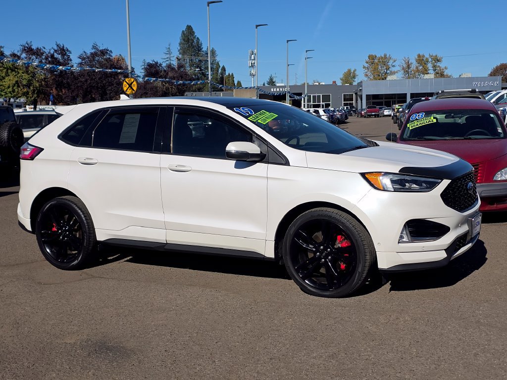 Used 2019 Ford Edge ST w/ Equipment Group 401A AWD/4WD image 3