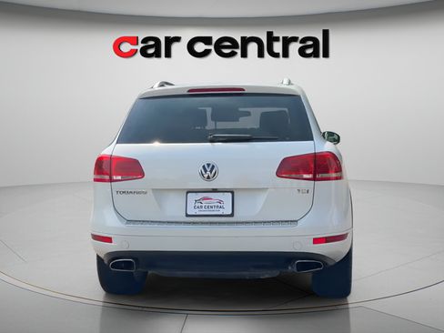 Used 2013 Volkswagen Touareg Sport AWD/4WD image 4
