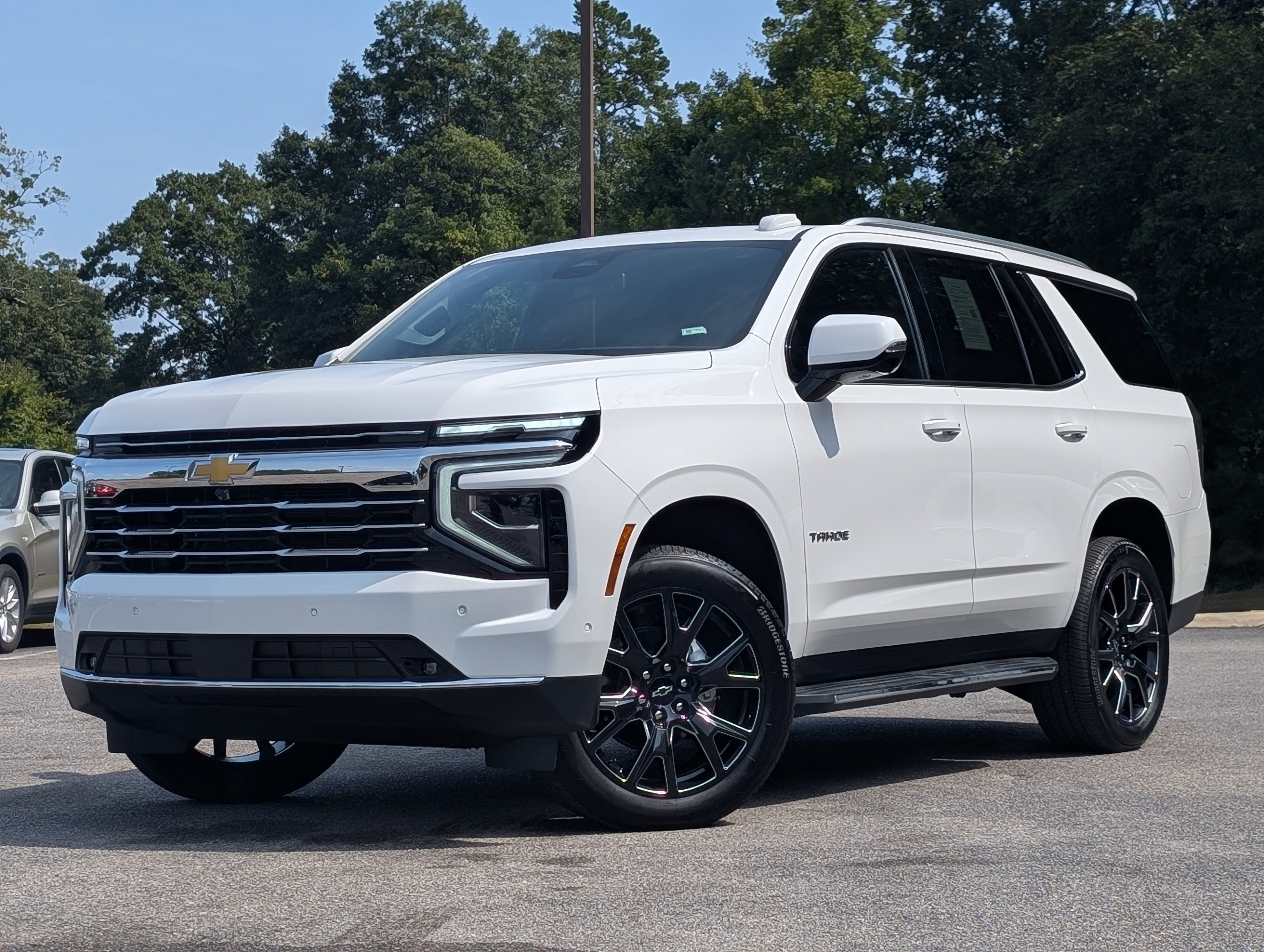 Used 2026 Chevrolet Tahoe LT w/ Comfort Package AWD/4WD image 4
