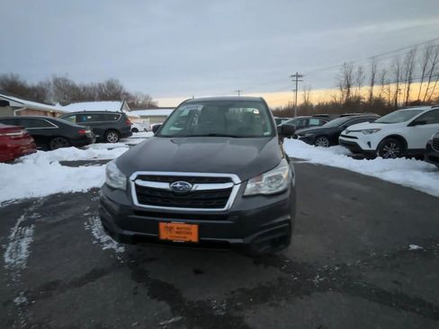 Used 2018 Subaru Forester 2.5i image 3