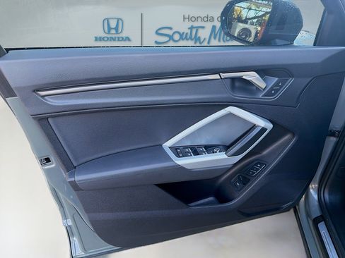 Used 2024 Audi Q3 2.0T Premium image 19