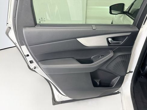Used 2024 Acura MDX SH-AWD w/ Technology Package image 25
