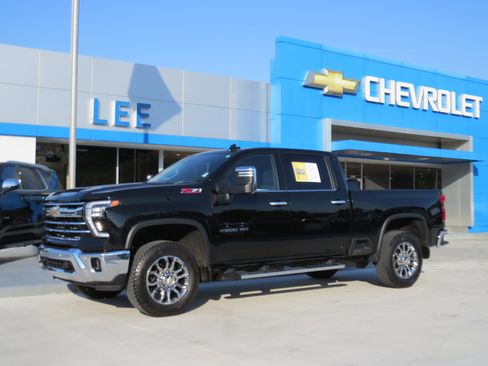 Used 2024 Chevrolet Silverado 2500 LTZ w/ LTZ Convenience Package AWD/4WD image 1