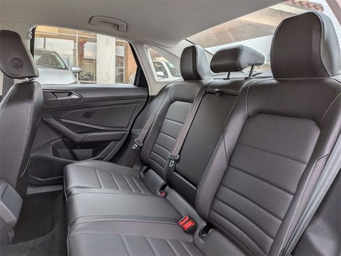 Used 2024 Volkswagen Jetta SE image 29