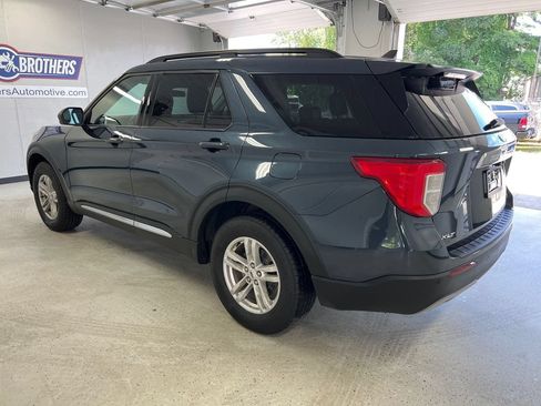 Used 2022 Ford Explorer XLT w/ Equipment Group 202A AWD/4WD image 2