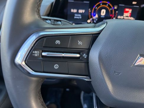 Used 2025 Chevrolet Suburban LS image 33