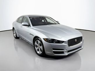 Used 2018 Jaguar XE RWD video 3