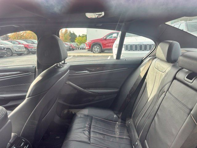Used 2018 BMW 540i xDrive AWD/4WD image 9
