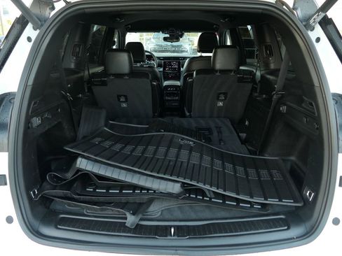 Used 2023 Jeep Grand Cherokee L Laredo image 20