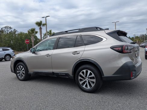 Used 2020 Subaru Outback Premium image 6