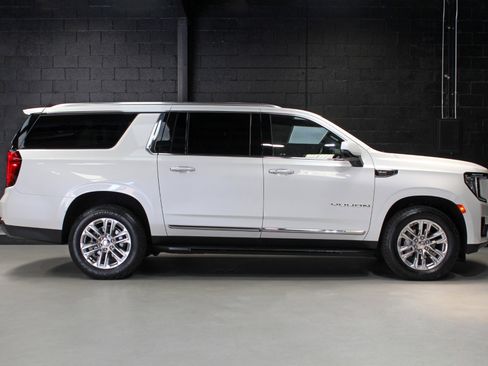 Used 2022 GMC Yukon XL SLT w/ SLT Premium Package AWD/4WD image 15