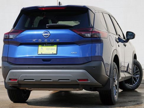 Used 2023 Nissan Rogue S AWD/4WD image 4