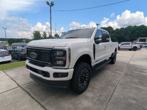 Used 2025 Ford F250 Lariat w/ Lariat Ultimate Package AWD/4WD image 3