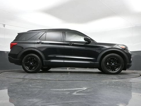 Used 2023 Ford Explorer XLT w/ Equipment Group 202A AWD/4WD image 42