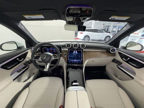 Used 2023 Mercedes-Benz GLC 300 4MATIC image 23