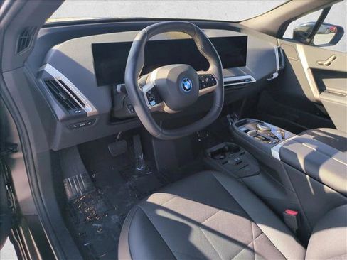 Used 2025 BMW iX xDrive50 w/ Sport Package AWD/4WD image 10