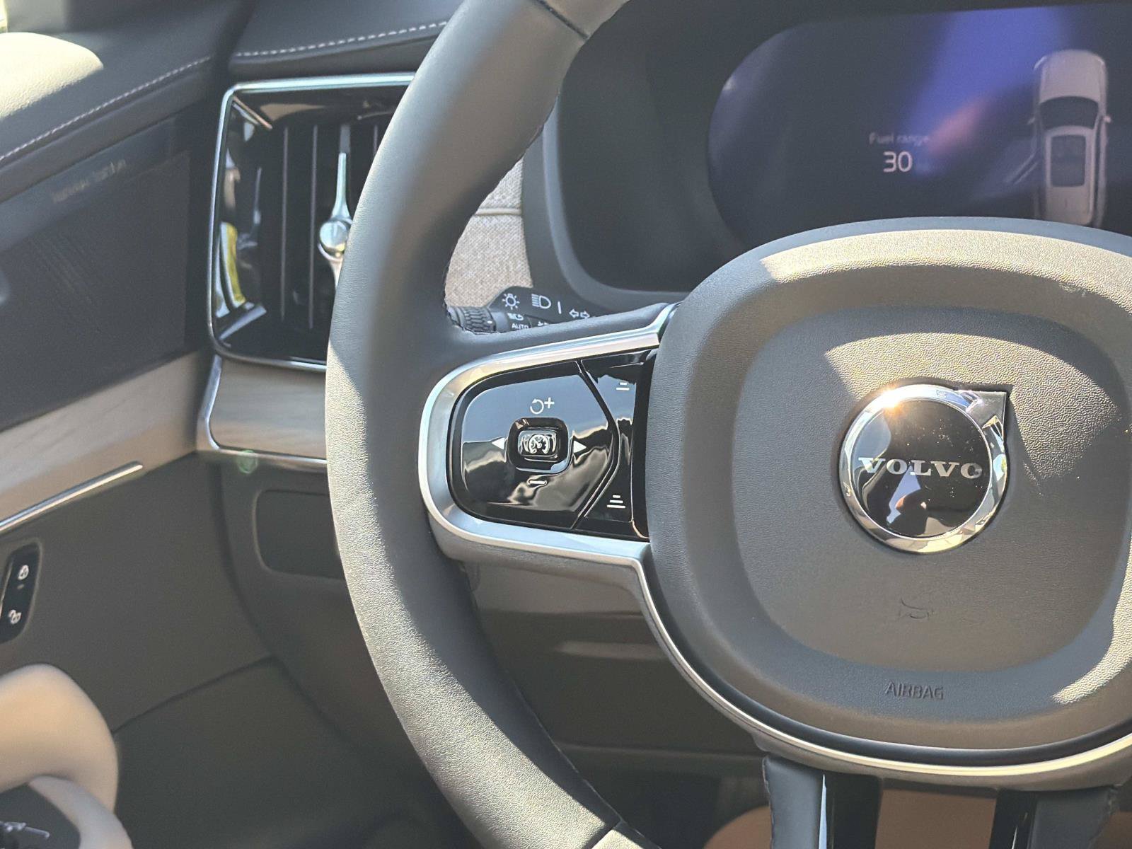 New 2027 Volvo XC90 B6 Plus AWD/4WD image 8