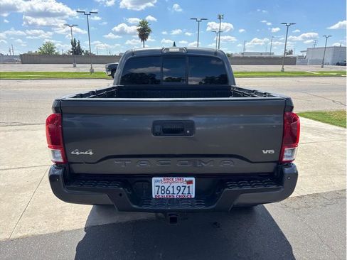 Used 2016 Toyota Tacoma Limited w/ Towing Package AWD/4WD image 6