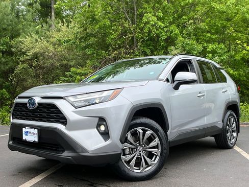 Used 2022 Toyota RAV4 XLE Premium AWD/4WD image 1