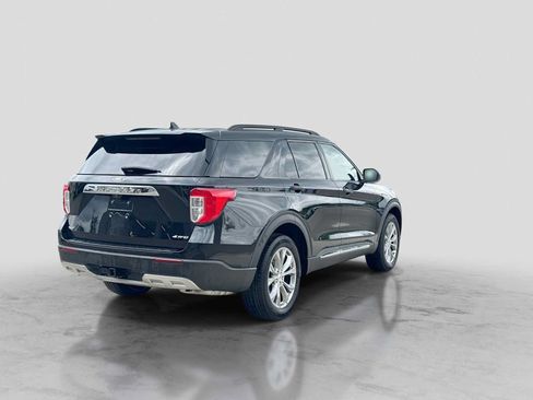 Certified 2023 Ford Explorer XLT w/ Equipment Group 202A AWD/4WD image 6