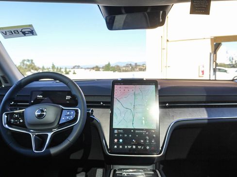 New 2025 Volvo EX90 Plus image 12