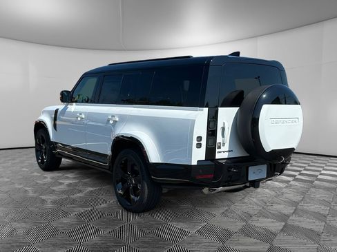 New 2026 Land Rover Defender 130 X-Dynamic SE AWD/4WD image 3