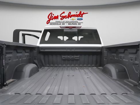 Used 2025 GMC Sierra 2500 AT4 w/ AT4 Premium Plus Package AWD/4WD image 38