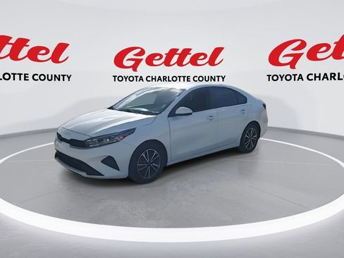 Used 2022 Kia Forte LXS image 4