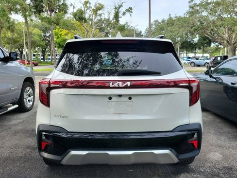 Used 2024 Kia Seltos S FWD image 5