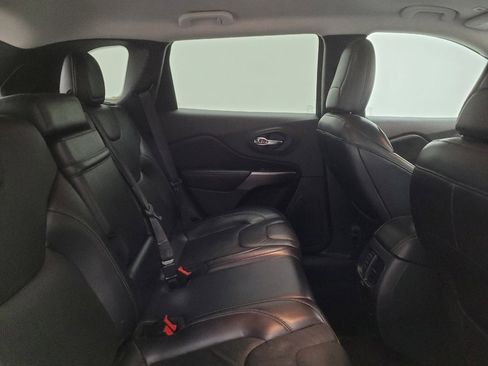 Used 2019 Jeep Cherokee Limited image 19