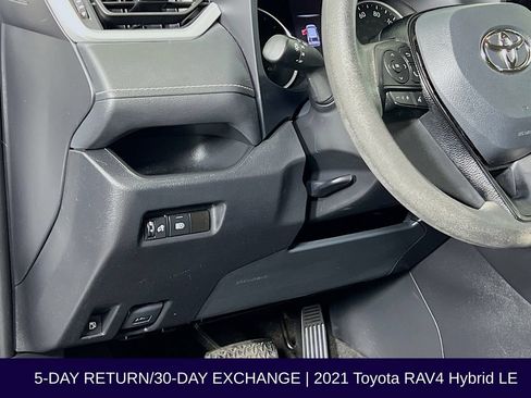 Used 2021 Toyota RAV4 LE AWD/4WD image 12