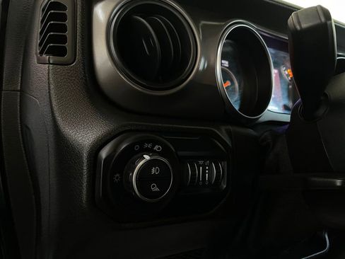 Used 2022 Jeep Gladiator Sport AWD/4WD image 22
