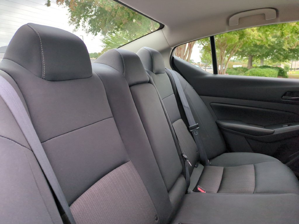 Used 2025 Nissan Altima 2.5 SV FWD image 31