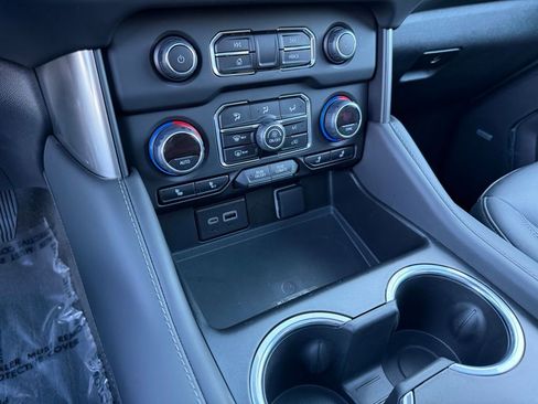 Used 2023 Chevrolet Tahoe Z71 w/ Z71 Off-Road Package image 25